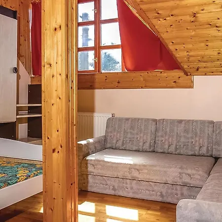 Nyaraló Nice In W/ 4 Bedrooms