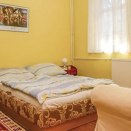 Nice In W/ 4 Bedrooms Balatonberény